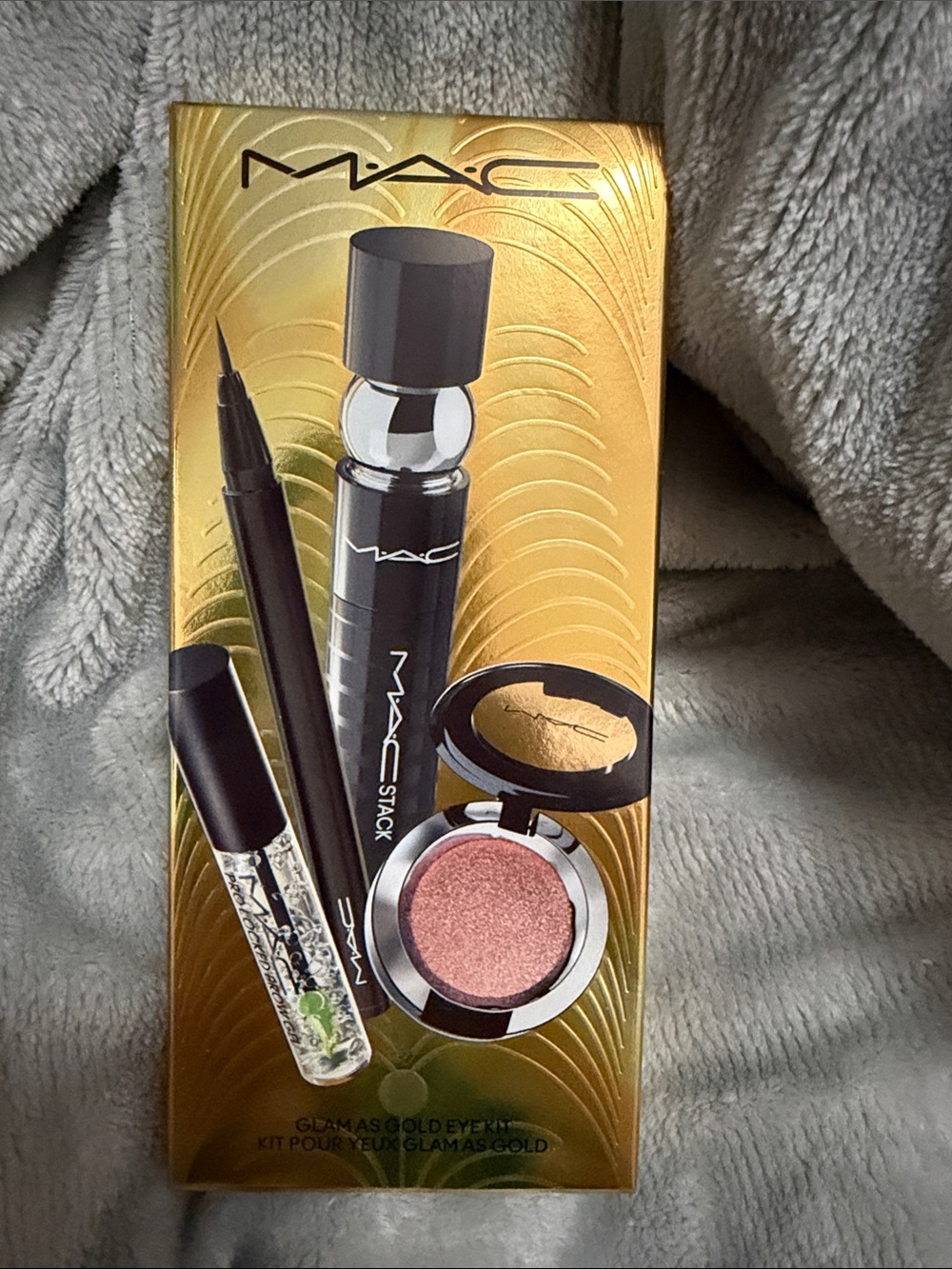 MAC Cosmetics Glam As Gold Eye Kit โ Pink-Gold Shadow & Black Eyeliner